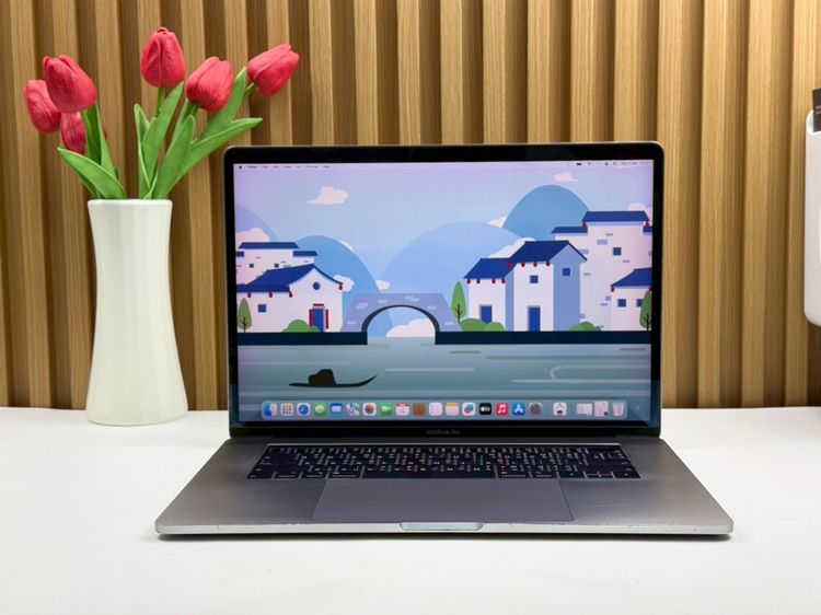 MacBook Pro 15-inch,2018 Four Thunderbolt 3 ports Intel Core i7 Ram16GB SSD256GB SpaceGray