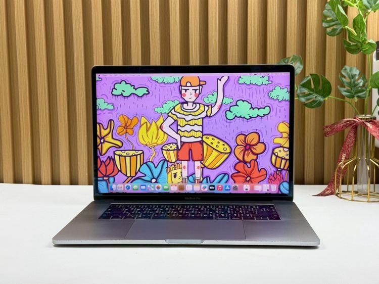 MacBook Pro 15-inch,2018 Four Thunderbolt 3 ports Intel Core i7 Ram16GB SSD256GB SpaceGray