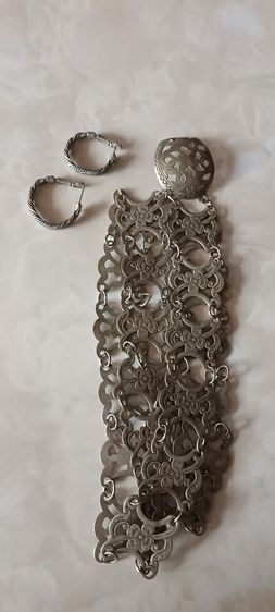 เข็มขัดเก่าพร้อมต่างหู รูปที่ 3