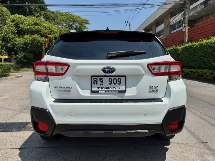 Subaru XV 2021 2.0 P 4WD Utility-car เบนซิน ไม่ติดแก๊ส เกียร์อัตโนมัติ ขาว รูปที่ 4