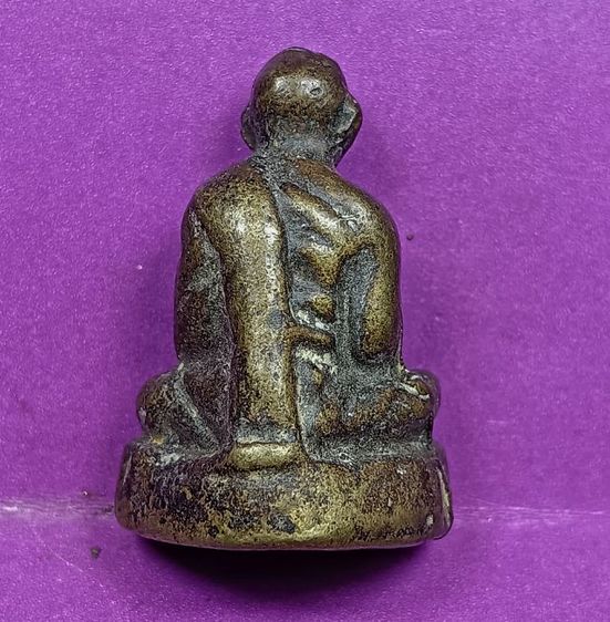 รูปหล่อโบราณพิมพ์ก้นอุพ่อท่านคล้ายวัดสวนขัน รูปที่ 2