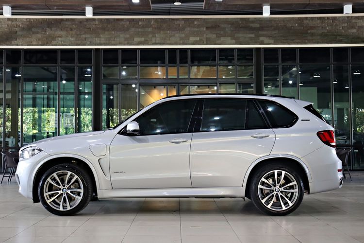 BMW X5 2017 2.0 xDrive40e M Sport 4WD Utility-car ไฮบริด ไม่ติดแก๊ส เกียร์อัตโนมัติ บรอนซ์เงิน รูปที่ 3