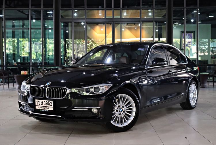 รถ BMW Series 3 320d สี ดำ