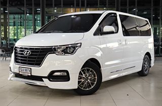Hyundai H-1 Elite NS 2022 จดทะเบียนปี 2023 ไมล์ 36,xxx km. รถมือเดียว เครื่องยนต์ดีเซล 2.5 ลิตร Commonrail Direct Injection VG-Turbo with