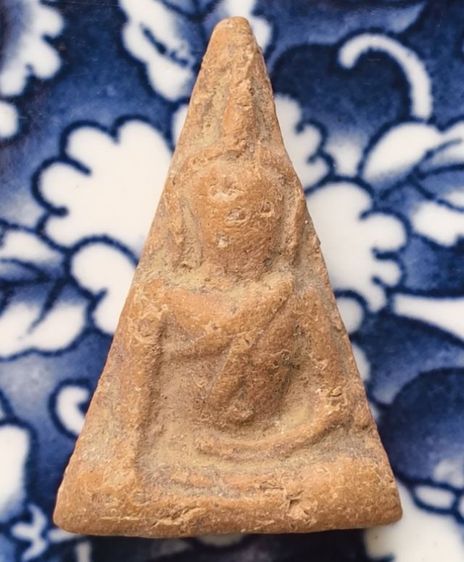 พระหลวงพ่อโตเนื้อดินวัดบางกระทิงค่ะ