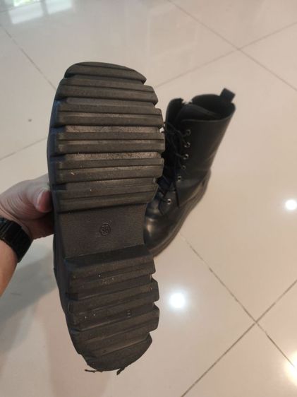 รองเท้าบูทหนังสีดำ มือสอง รูปที่ 4