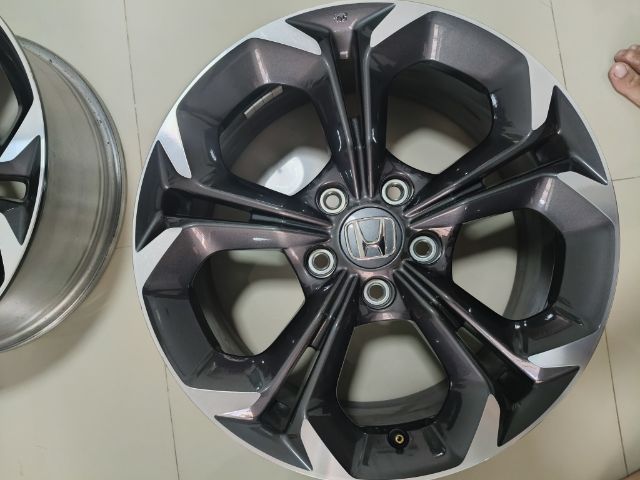 ล้อแม็ก4ล้อ ยกชุดHONDA Civic 2025 ขอบ17 5รู ถอดจากป้ายแดง สนใจคุยราคากันได้ ชลบุรีส่งฟรีครับ รูปที่ 4