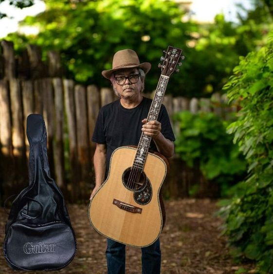 กีตาร์โปร่ง All solid พร้อมกระเป๋า รูปที่ 4