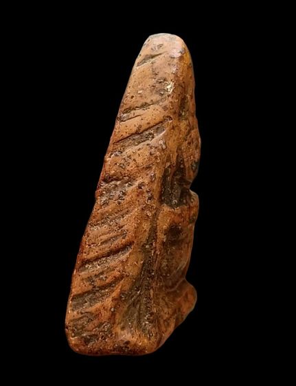 พระนางพญาเข่าตรง รูปที่ 4