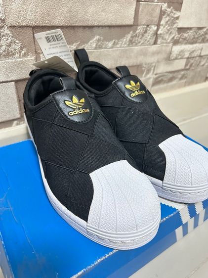 รองเท้า adidas  รูปที่ 2