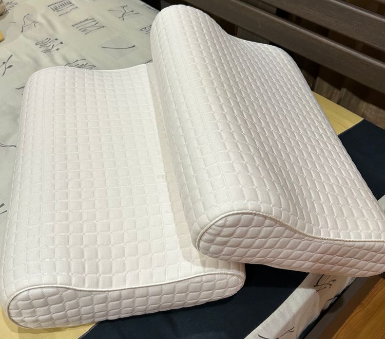 หมอนเออร์โกโนมิก นอนตะแคง นอนหงาย, ของ Ikea รุ่น ROSENSKÄRM รูเซนแควม