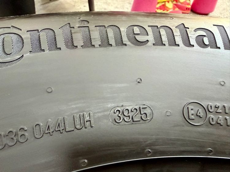 ยางถอดป้ายแดงขอบ 17” ยี่ห้อ CONTINENTAL รุ่น CROSSCONTACT RX ขนาด 265-65R17 ปี 25 ตุ่มหน้ายางยังอยู่ครบ รูปที่ 4
