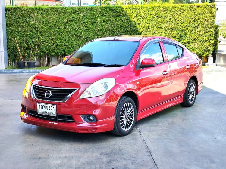 รถ Nissan Almera 1.2 V สี แดง
