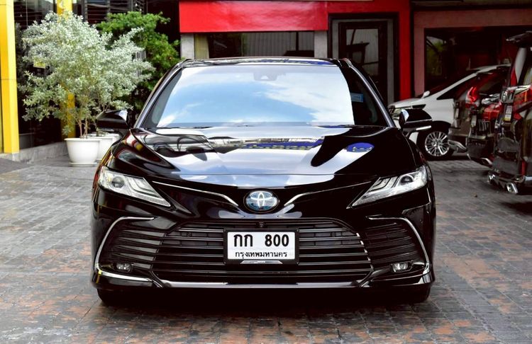 Toyota Camry 2023 2.5 HEV Premium Luxury Sedan ไฮบริด ไม่ติดแก๊ส เกียร์อัตโนมัติ ดำ รูปที่ 2
