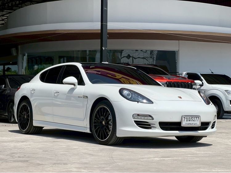 รถ Porsche Panamera 3.0 S Hybrid สี ขาว