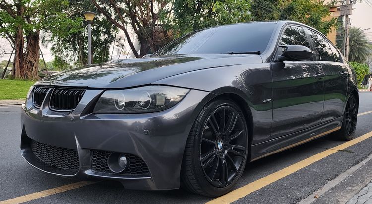 รถ BMW Series 3 320i สี เทา