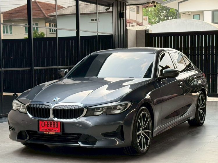 รถ BMW Series 3 320d สี เทา