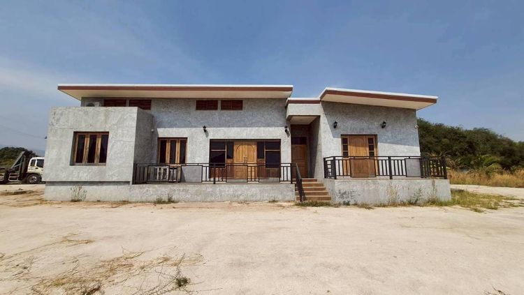 ขายที่ดินพร้อมสิ่งปลูกสร้าง 5 ไร่ 3 งาน 81 ตารางวา ชลบุรี อำเภอบ้านบึง , แยก M16 ทำเลทอง เหมาะแก่การลงทุน รูปที่ 4