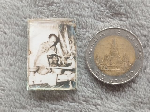 รูปถ่ายหลวงพ่อกวย หลังจีวร รูปที่ 9