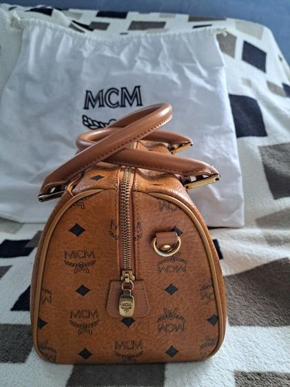 ขายกระเป๋า MCM ทรวงหมอน 25" พร้อมถุงผ้า สภาพพร้อมใช้งาน สนใจทักมาได้ค่ะ รูปที่ 5