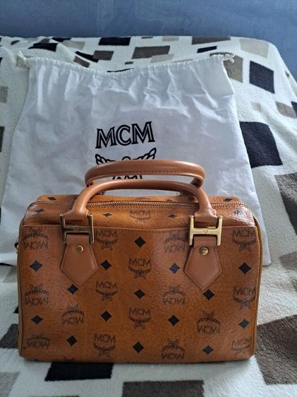 ขายกระเป๋า MCM ทรวงหมอน 25" พร้อมถุงผ้า สภาพพร้อมใช้งาน สนใจทักมาได้ค่ะ รูปที่ 4