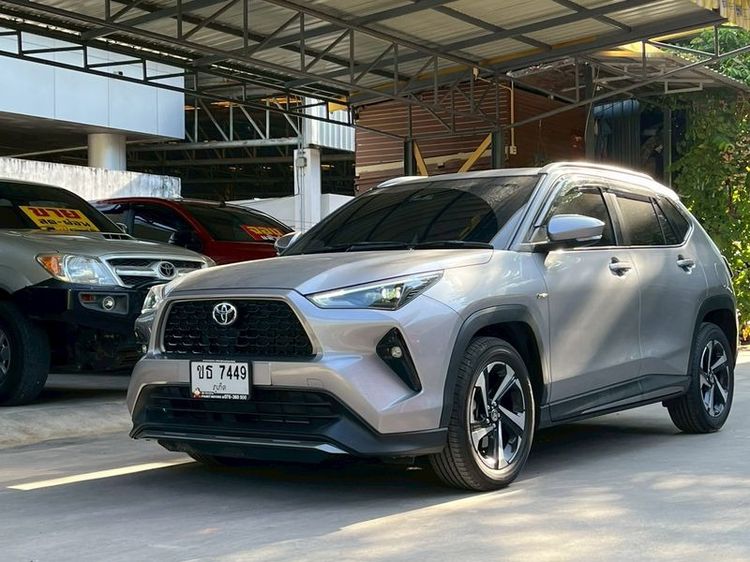 รถ Toyota Yaris Cross 1.5 HEV Premium สี บรอนซ์เงิน