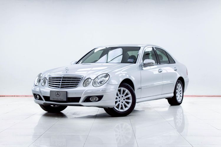 รถ Mercedes-Benz E-Class E200 สี เทา