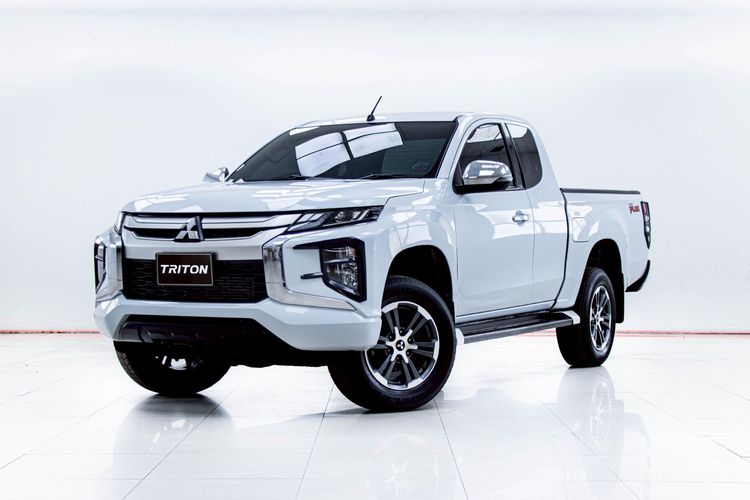 Mitsubishi Triton 2021 2.4 GLS Plus Pickup ดีเซล ไม่ติดแก๊ส เกียร์ธรรมดา ขาว รูปที่ 4