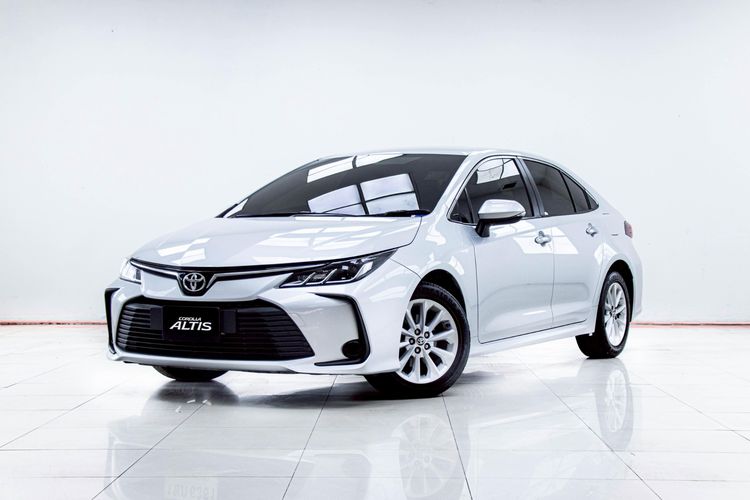 รถ Toyota Altis 1.6 G สี เทา