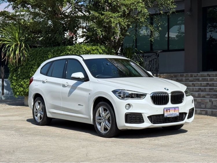 รถ BMW X1 2.0 sDrive20d M Sport สี ขาว