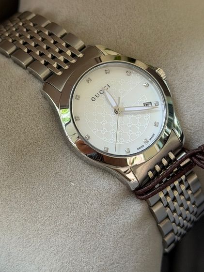 GUCCI G Timeless 27 mm Mother of Pearl Diamond Lady Watch White Dial  รูปที่ 7