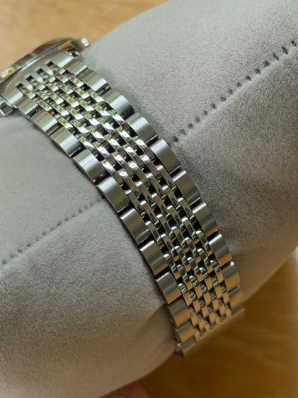 GUCCI G Timeless 27 mm Mother of Pearl Diamond Lady Watch White Dial  รูปที่ 11