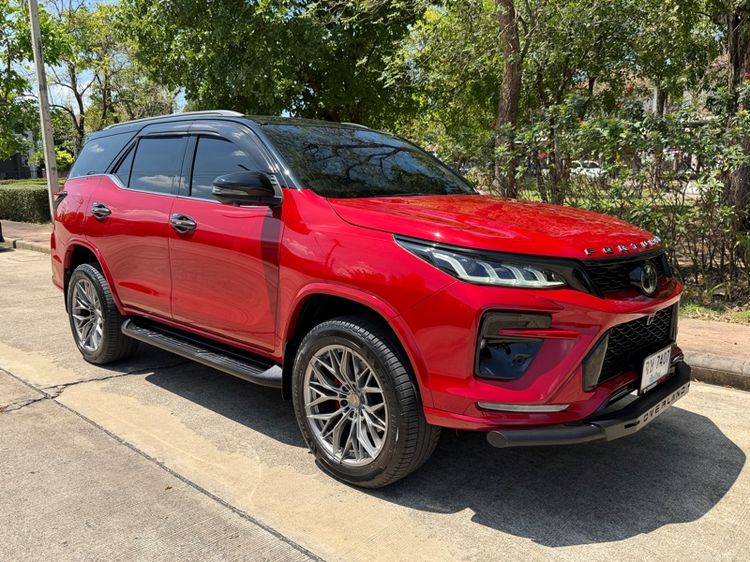 Toyota Fortuner 2021 2.8 GR Sport Black Top 4WD Utility-car ดีเซล ไม่ติดแก๊ส เกียร์อัตโนมัติ แดง รูปที่ 4