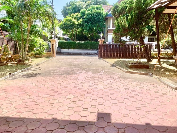 Land and Houses มีบางส่วน สร้างเสร็จก่อน 2010 ใช่ บ้านโครงการแลนด์แอนด์เฮ้าส์ปาร์คแม่โจ้ รูปที่ 3