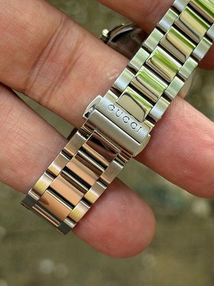 GUCCI G Timeless Watch Ladies 27 mm Swiss Quartz Black Dial YA126502 รูปที่ 12