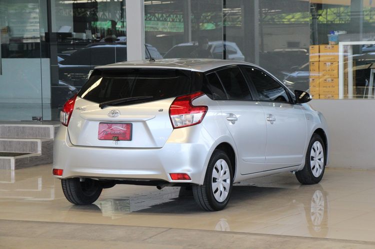 Toyota Yaris 2015 1.2 E Sedan เบนซิน ไม่ติดแก๊ส เกียร์อัตโนมัติ บรอนซ์เงิน รูปที่ 2