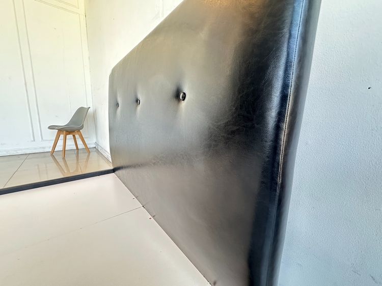 เตียงนอน 3.5 ฟุต เบาะหนังสีดำ หัวเตียงดึงดุม  รูปที่ 5