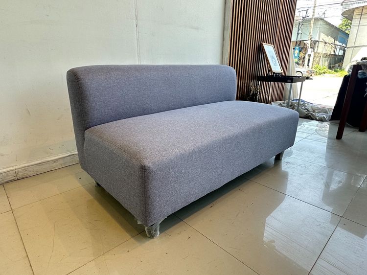 โซฟา 2 ที่นั่ง เบาะผ้าสีเทา โครงไม้ MDF ขาพลาสติกสีเทา  รูปที่ 3