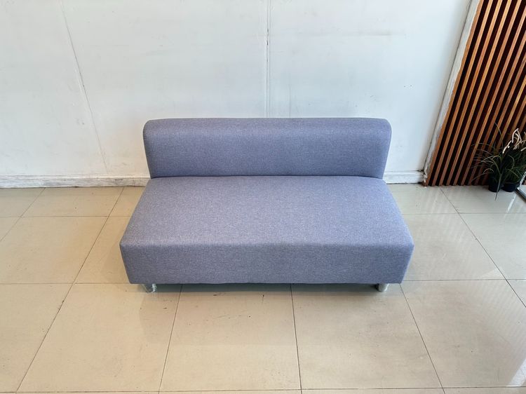 โซฟา 2 ที่นั่ง เบาะผ้าสีเทา โครงไม้ MDF ขาพลาสติกสีเทา  รูปที่ 2