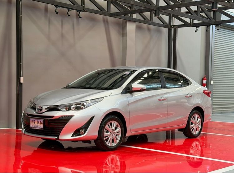 Toyota Yaris ATIV 2019 1.2 G Sedan เบนซิน ไม่ติดแก๊ส เกียร์อัตโนมัติ บรอนซ์เงิน รูปที่ 4