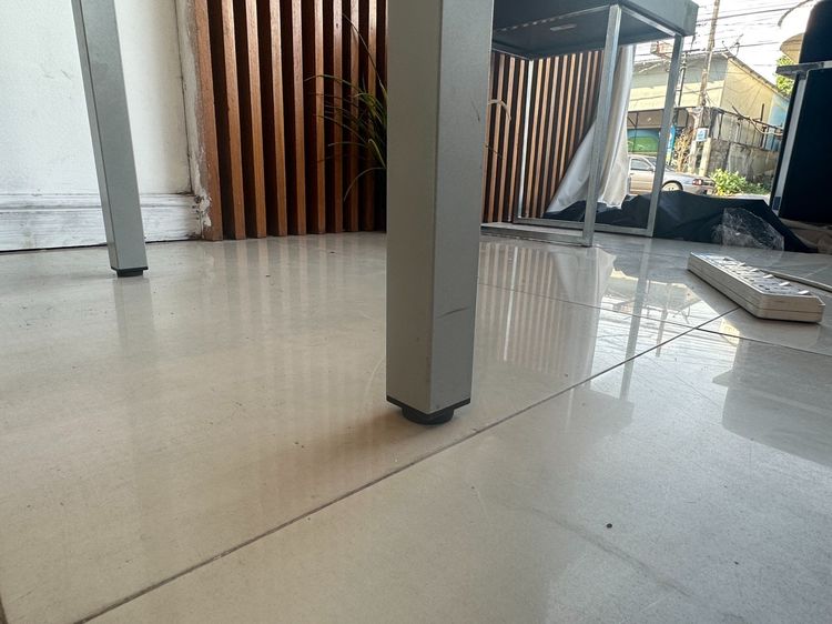 โต๊ะทำงาน ท็อปไม้ MDF สีเทาลายไม้ โครงขาเหล็กสีเทา (ขนาดกว้าง 130 CM.)  รูปที่ 9