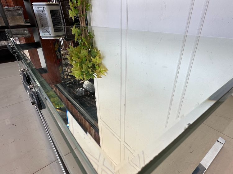 โต๊ะกลาง สไตล์ลักชูรี่ ท็อปกระจกเงารอบตัว 2 ลิ้นชัก มือจับเข็มขัดหนังแท้ รูปที่ 10