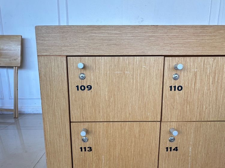 ตู้ล็อคเกอร์ 8 บานเปิด โครงไม้ MDF ปิดผิวลายไม้สีน้ำตาล ล้อเลื่อน รูปที่ 11