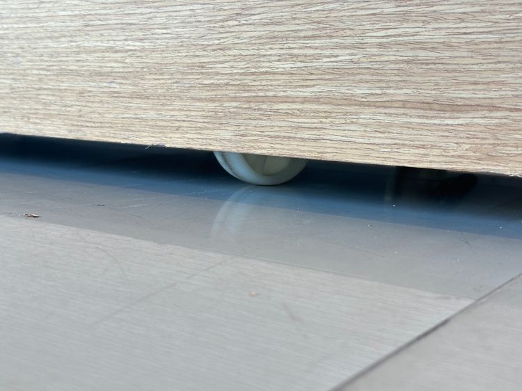 ตู้ล็อคเกอร์ 8 บานเปิด โครงไม้ MDF ปิดผิวลายไม้สีน้ำตาล ล้อเลื่อน รูปที่ 13