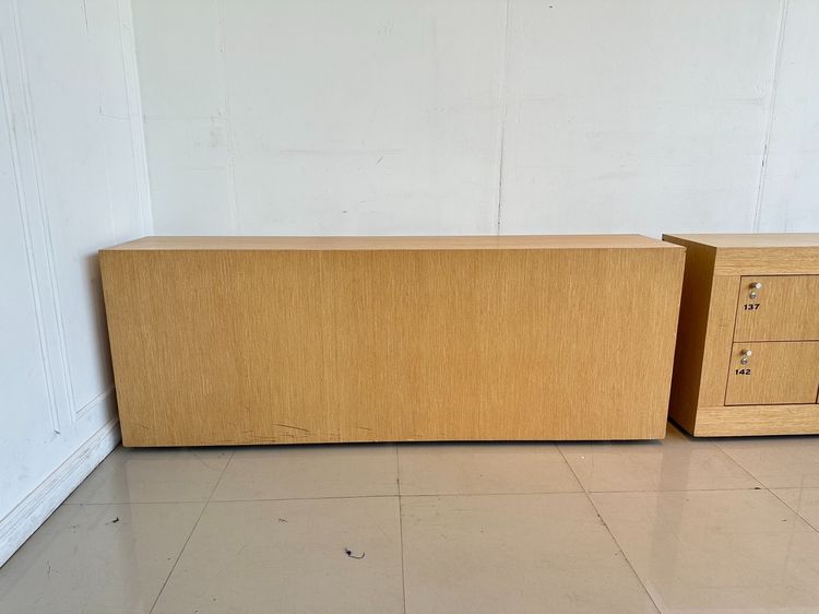 ตู้ล็อคเกอร์ 10 บานเปิด โครงไม้ MDF ปิดผิวลายไม้สีน้ำตาล ล้อเลื่อน   รูปที่ 2