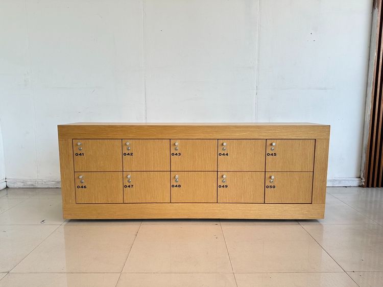 ตู้ล็อคเกอร์ 10 บานเปิด โครงไม้ MDF ปิดผิวลายไม้สีน้ำตาล ล้อเลื่อน   รูปที่ 3