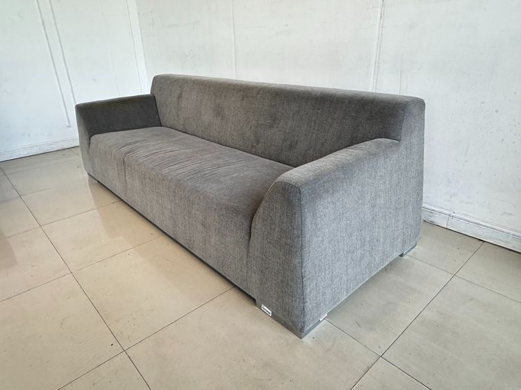 โซฟา 3 ที่นั่ง แบรนด์ MODERNFORM เบาะผ้าสีเทา  รูปที่ 4