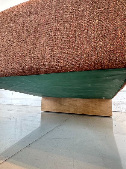 เก้าอี้อาร์มแชร์ เบาะผ้าสีน้ำตาล โครงขาไม้จริ รูปที่ 11