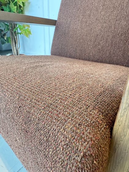 เก้าอี้อาร์มแชร์ เบาะผ้าสีน้ำตาล โครงขาไม้จริ รูปที่ 9