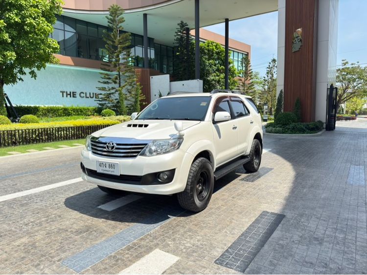 Toyota Fortuner 2014 3.0 V 2WD Champ Midnight Shine Utility-car ดีเซล ไม่ติดแก๊ส เกียร์อัตโนมัติ ขาว รูปที่ 3